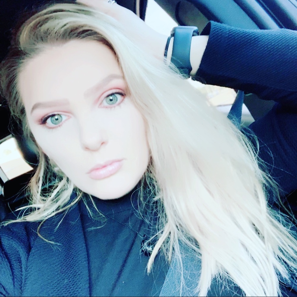 Meet your Posher, Crystal